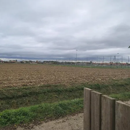 Avec Au Calme Face A Un Champs * Castelginest